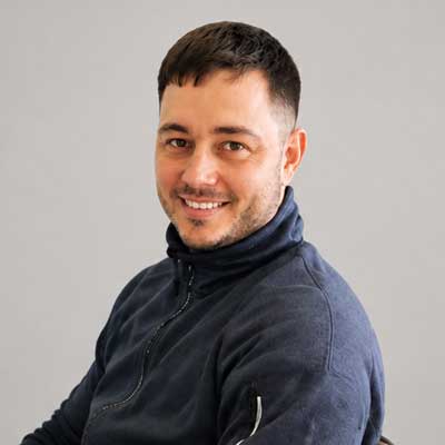 Alen_Dzankic-Grey-BG-400x400